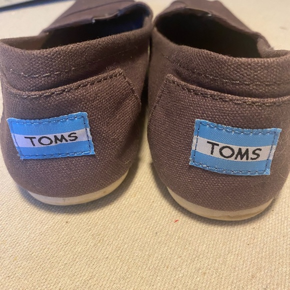 Tom’s slip on gray canvas shoes Size 6.5 - Picture 3 of 6